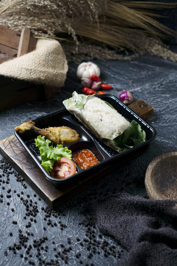 Nasi Bakar Ayam Suwir Lauk Ayam Goreng